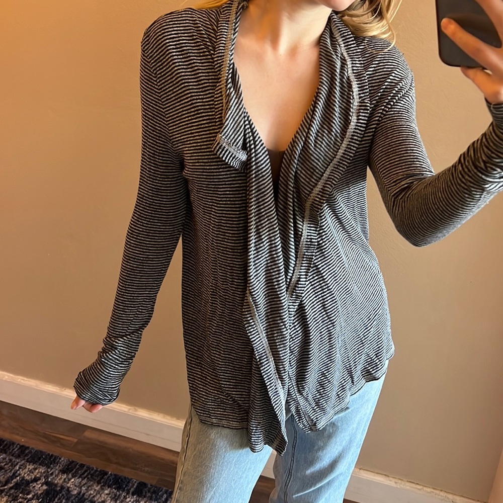 🦓vintage billabong casual beachy striped cardigan